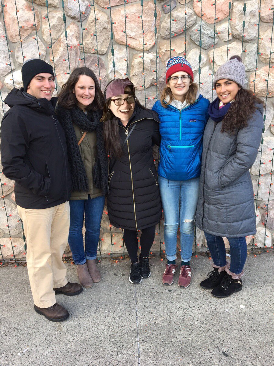 MiglioreMichael's tweet photo. Happy Galantines Day to four of my favorite Gals! Hope you all have a great day fam! Miss you! ❤️ @UThoughtWright (cuz i cant tag you🌲) https://t.co/DPMZoTAy6n