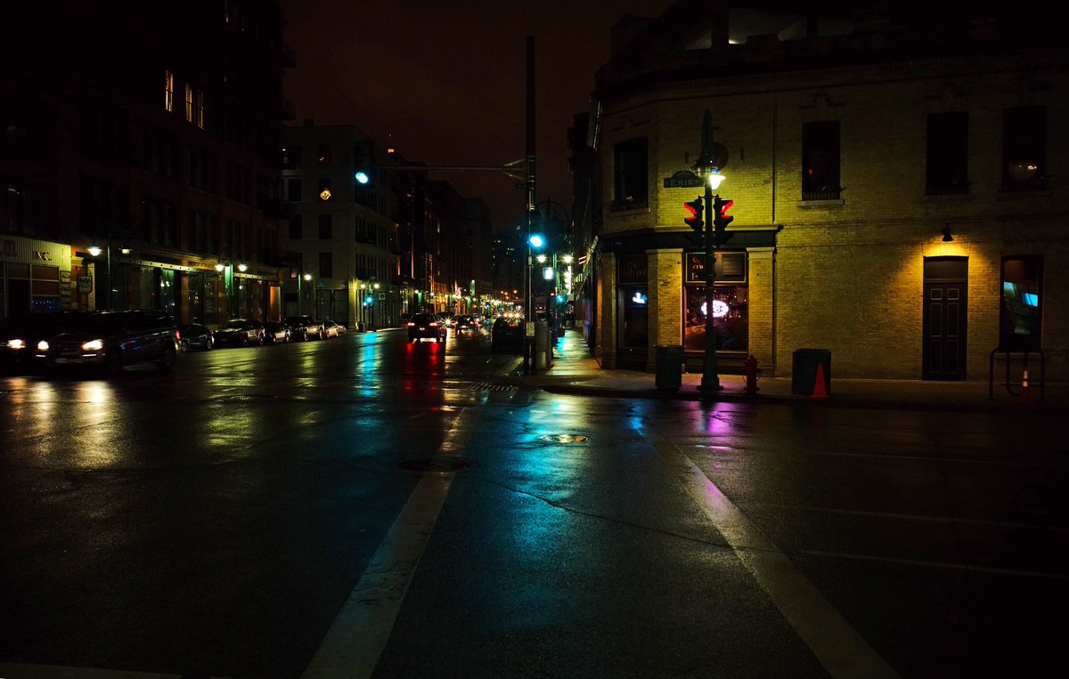 thisa_guy's tweet image. Milwaukee #Milwaukee #leica #streetphotography