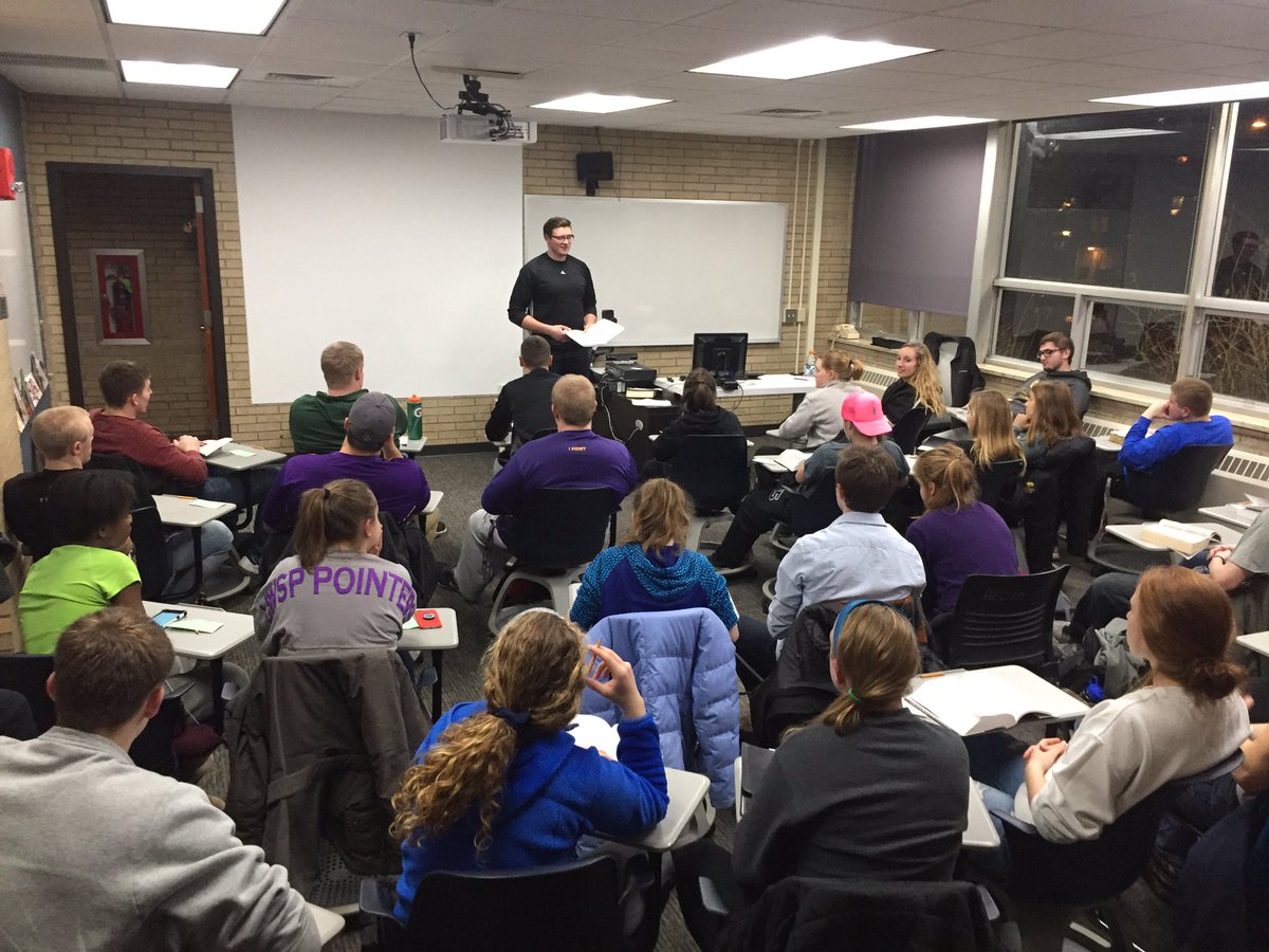 PointersAIA's tweet photo. Full house tonight at UWSP AIA. We're in HEC 101 every Monday at 8pm. https://t.co/zZynyde79D