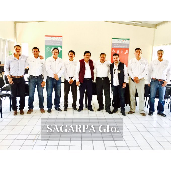AgroMatch_Gto's tweet photo. Felicito Jefe Distrito/CADERs DDR Cortázar: #Pénjamo #Irapuato #Huanimaro #Yuriria #Valle #Salvatierra Reunión CDDR https://t.co/JA9N1CpzEF