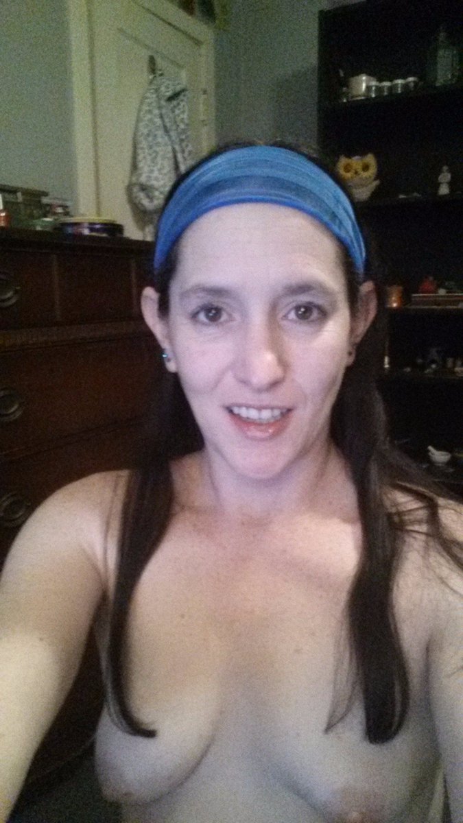 LadySublimeLinn's tweet photo. Color changed and back on cam for the evening my darlings... come visit me at https://t.co/iruejK7U7F   @chaturbate https://t.co/NfCbN1D0ww