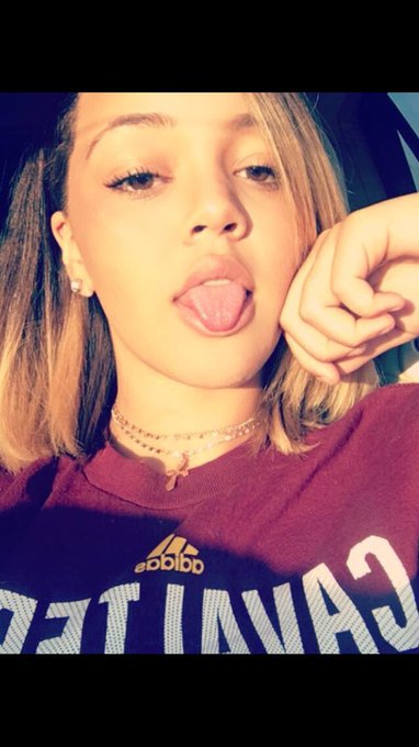 Watch Mamí's leaked NSFW photo on TwXstars