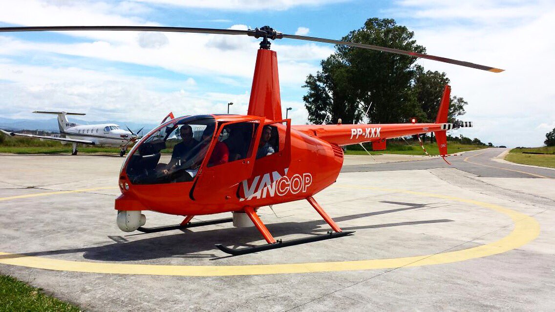 vanguardatv's tweet photo. Se verem um laranjinha voando por aí, podem ter certeza que é o nosso novo #vancop 🚁 https://t.co/9fFb3Ds7CP