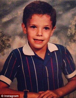 isisbobohstern's tweet photo. @ShaunKing hey who's this white privileged young kid who grew up to be a big phat phony https://t.co/1ZFha3SXzf