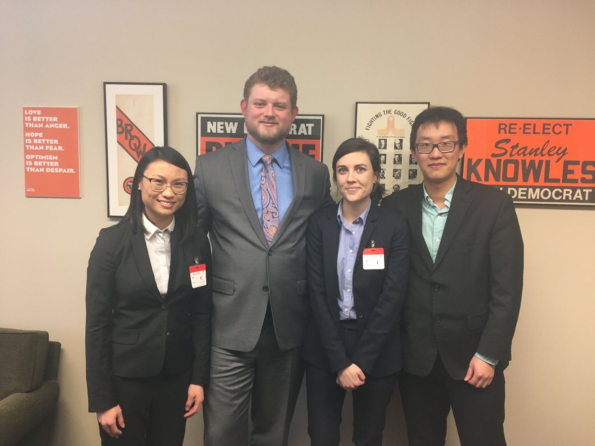 Daniel_Blaikie's tweet photo. Today I pledge to work with @cfmsfemc to look at upstream solutions to the national opioid crisis. #lobby2017 https://t.co/F4BLBuziDc