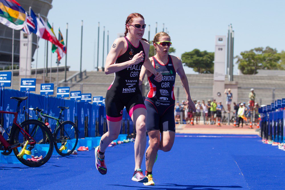 TriathleteMag's tweet photo. What a finish to one of the first races of 2017! Watch the video here: https://t.co/4GL89VKz1Z https://t.co/676lrzIy9b