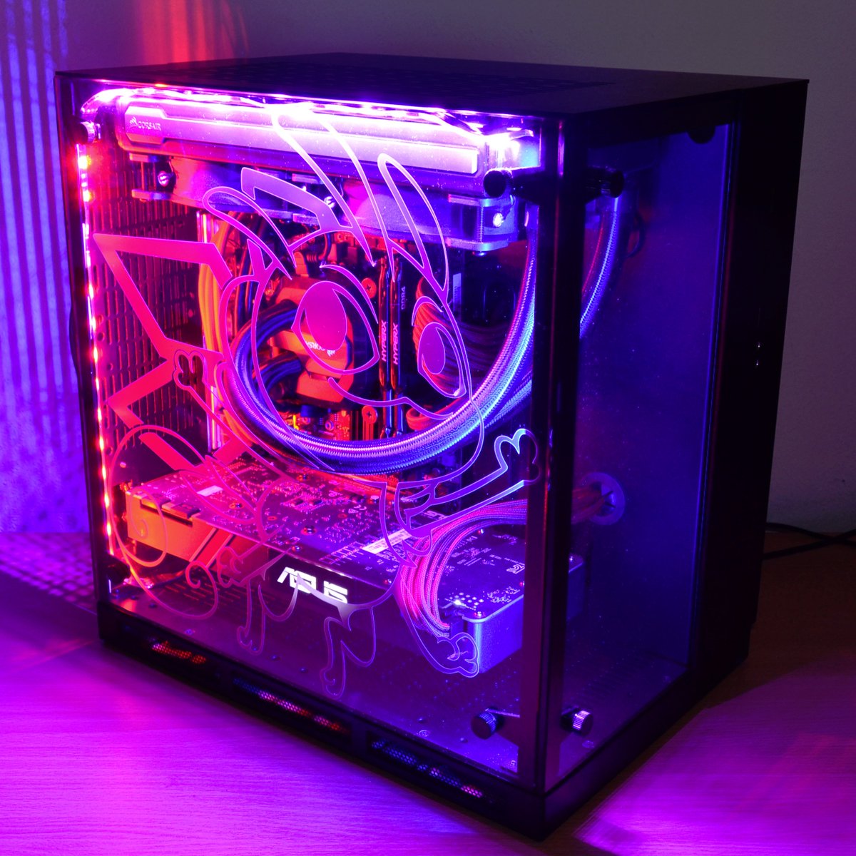 fiyahsparkle's tweet photo. New pc with Ori (@OriBlindForest) and Puck (@DOTA2) decals. Artwork courtesy by @ezpups. Super happy with the results :) https://t.co/SH4fvJzrOv