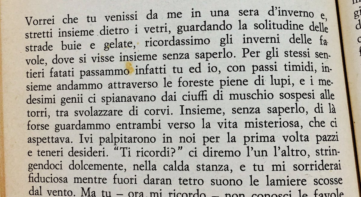 emilioftorsello's tweet photo. "Vorrei che tu venissi da me in una sera d'inverno e..."

- Inviti superflui, Dino Buzzati https://t.co/ToVX3lKnMM