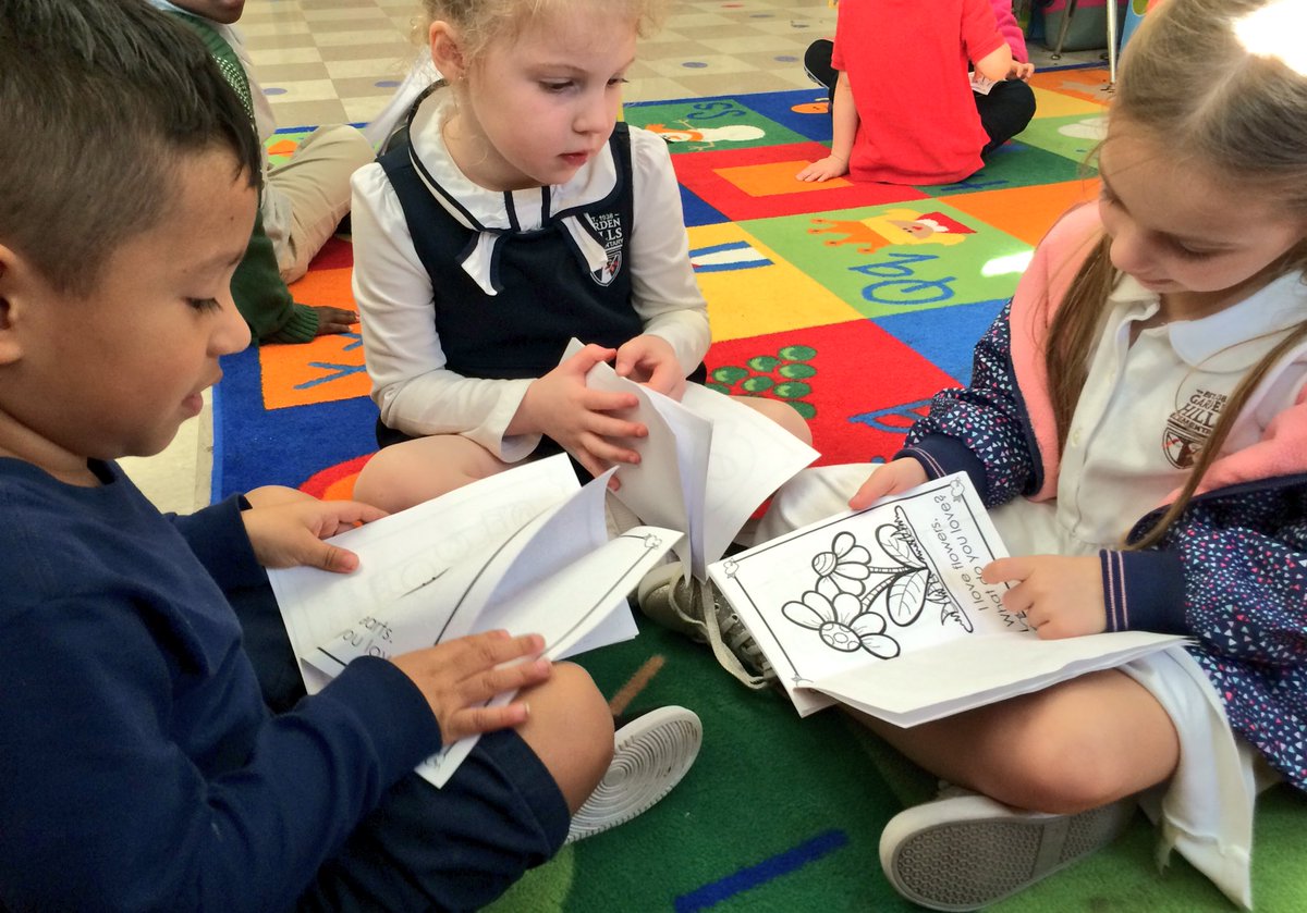 BilalsPreKClass's tweet image. Working through sight words, tracking print... We love reading!! 📖❤️ #literacyislife #learntoreadreadtolearn @GardenHillsElem @aps_OEL