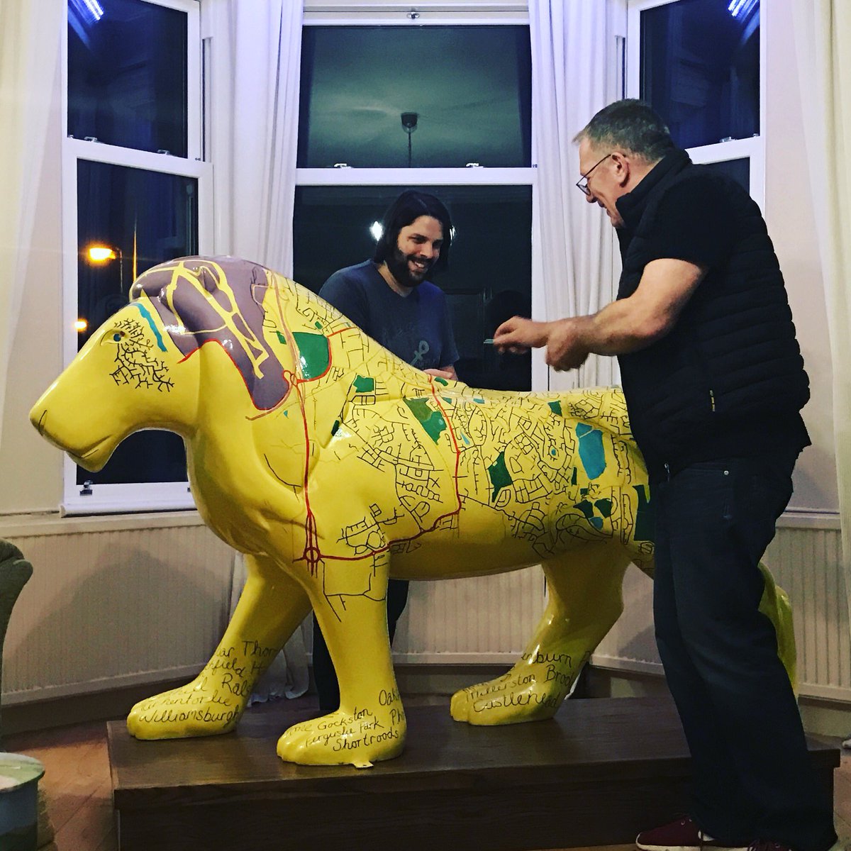 Nice to be back on a plinth... I knew some day my plinth would come #Ramblejokes #prideofpaisley