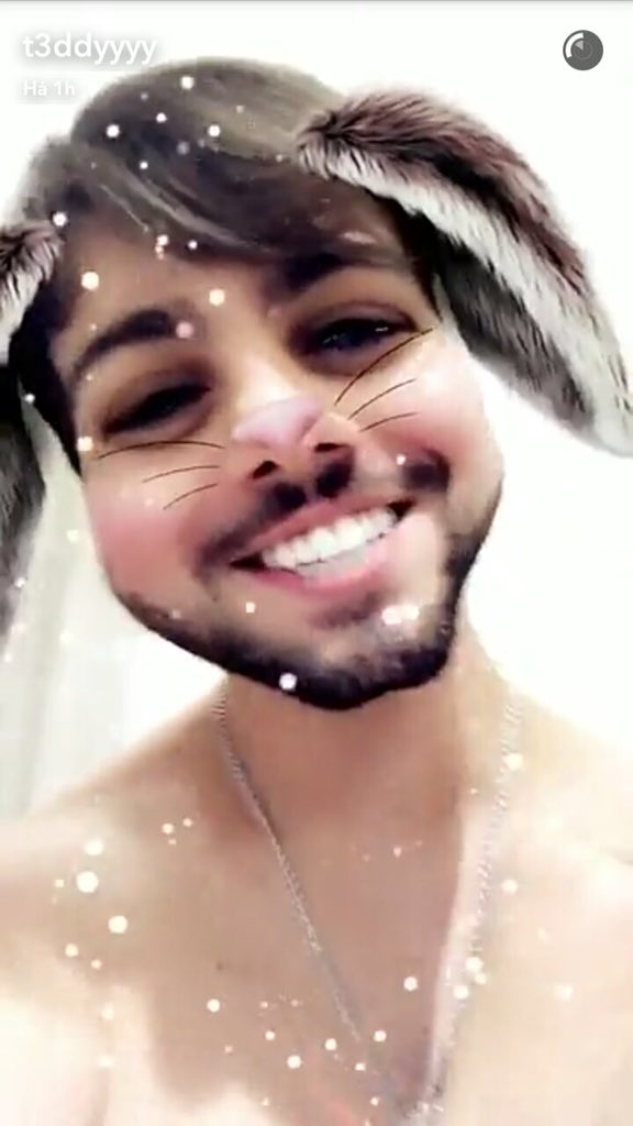 T3ddy Sorrindo on X: Que sorriso mais precioso ❤   / X