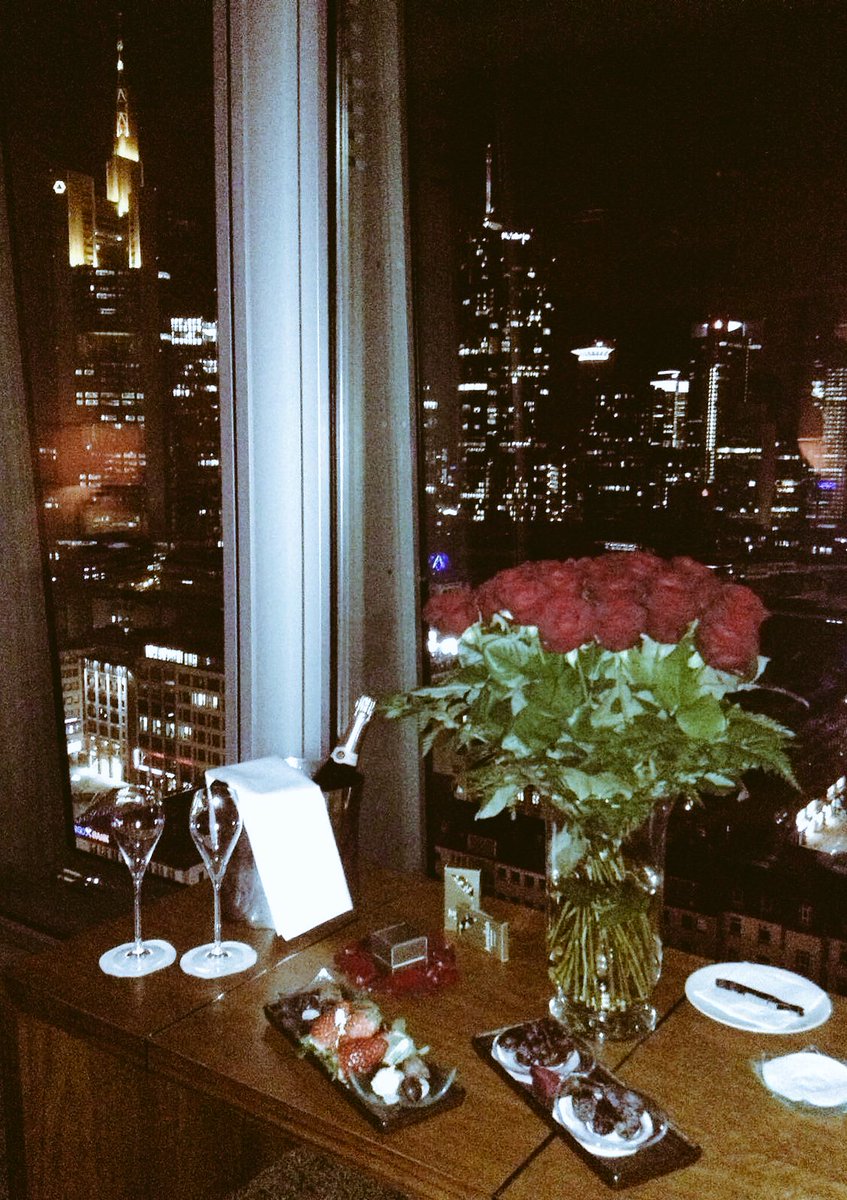 EVENTuallyplan's tweet photo. #Proposal #night #stvalentine #destinationwedding #eventuallyplanners #redroses #champagne #chocolate #skylineview https://t.co/Z9AL49TTuZ