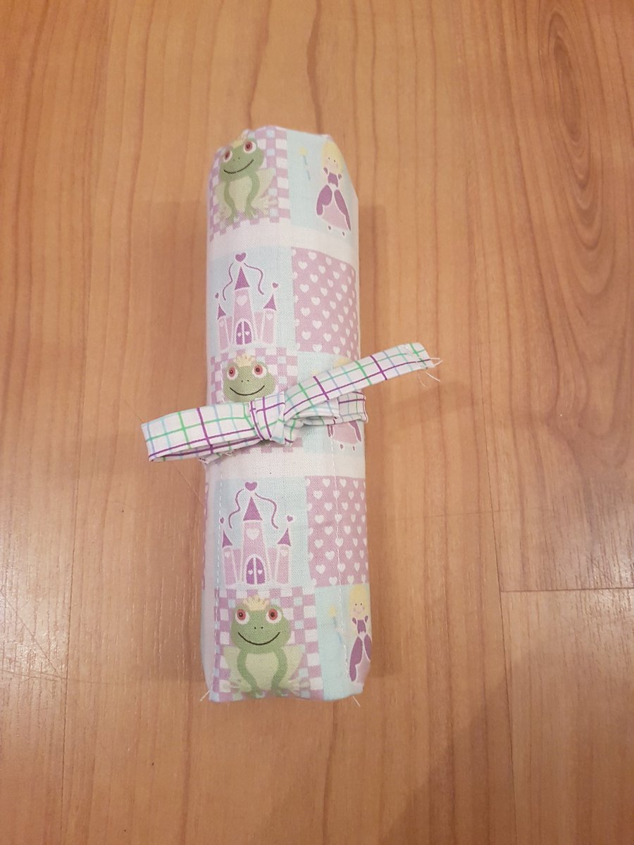 wheelervik's tweet photo. New machine, test project for the pink one #freestylesewing #wingingit https://t.co/W1qWuDkLb0