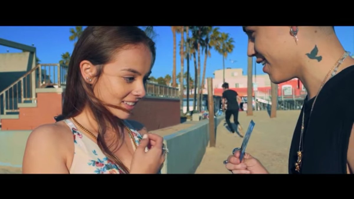 aab__2215's tweet photo. Waoo!! Me encantó la nueva canción de @RKARTISTA Me enamoré de una fan💖 @JeiBejarano https://t.co/JMPfnRXuxz #MEDUF https://t.co/J7hw3Tu2bK