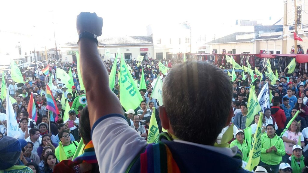 88888stat's tweet photo. La Plaza Roja, Riobamba. #AugustoEspinosaTodo35 @Lenin presidente. https://t.co/2UL8rMv7kl