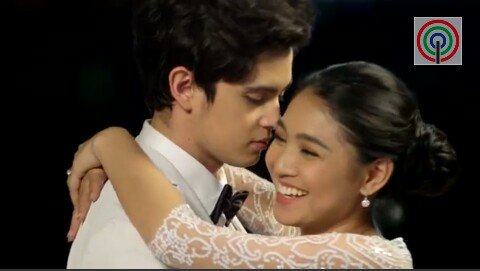 multimenadya's tweet photo. na aawakward si N kay J kasi naman shutangina kung makatitig! halos halikan na nya si N

LadyLuster Unveiled
#KCAPinoyStar #NadineLustre https://t.co/7C43r9x8yu