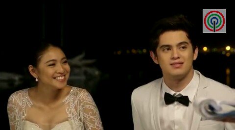 multimenadya's tweet photo. "kiss naman!"

J: "oh kiss daw"

na-seenzoned lang si james hahahahahaha kingina lt

LadyLuster Unveiled
#KCAPinoyStar #NadineLustre https://t.co/U5NoU0puJV