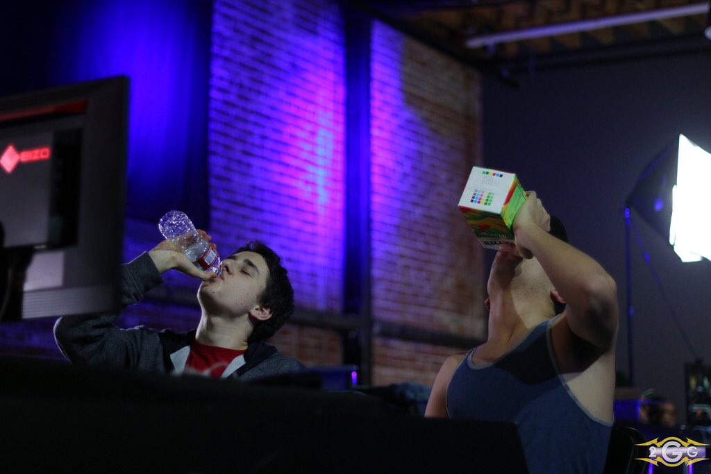 Elegant_Matt's tweet photo. Bottoms up https://t.co/ZOxkJzaPcR