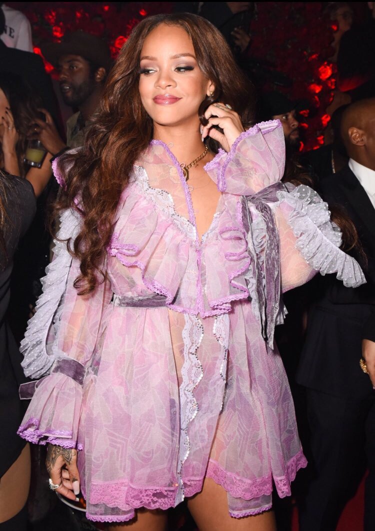 classifiedhoe's tweet photo. rih in lingerie makes me feel very blessed https://t.co/SBlgjxAzVJ