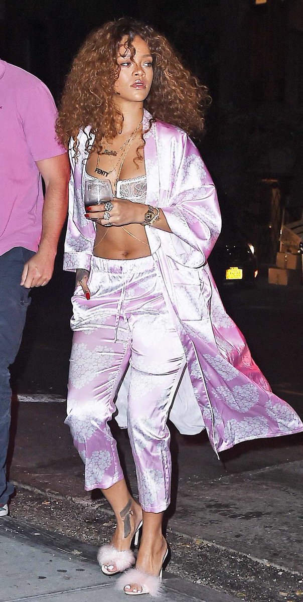 classifiedhoe's tweet photo. rih in lingerie makes me feel very blessed https://t.co/SBlgjxAzVJ