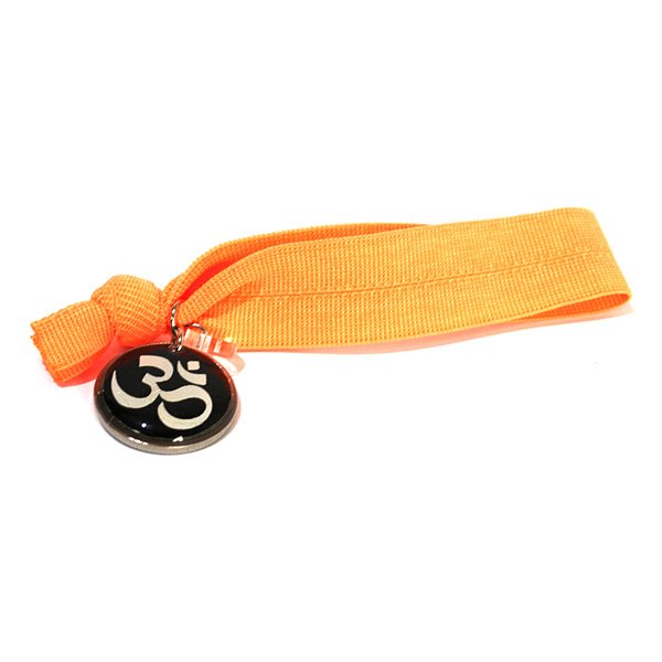 Paz, meditación y relajación #OM disponible en varios colores → disenia.co/sonrie