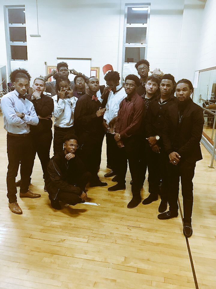 _AlphaElites's tweet photo. It's hard to be humble when your as elite as we are . #AE4L⚫️🔴#KnowOurName#BlackExcellence https://t.co/8SMwYIPP4L