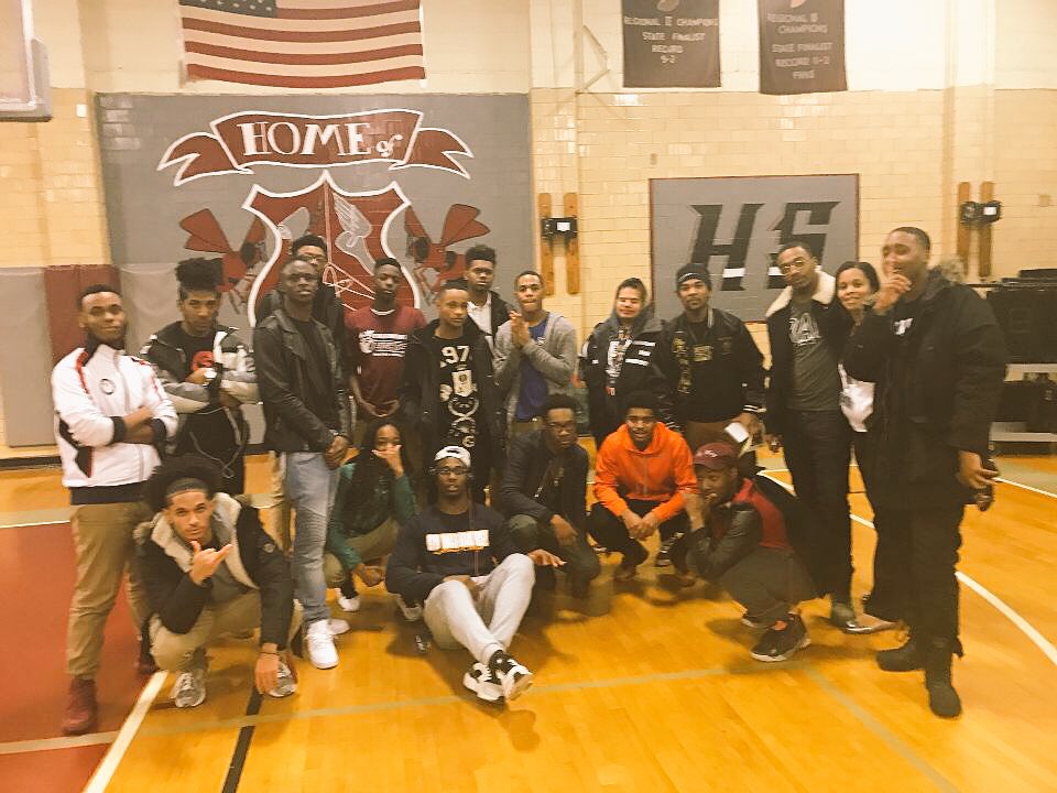 _AlphaElites's tweet photo. It's hard to be humble when your as elite as we are . #AE4L⚫️🔴#KnowOurName#BlackExcellence https://t.co/8SMwYIPP4L