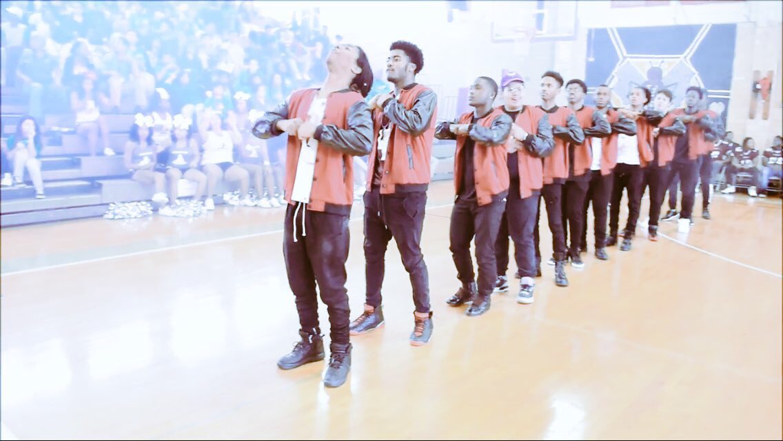 _AlphaElites's tweet photo. It's hard to be humble when your as elite as we are . #AE4L⚫️🔴#KnowOurName#BlackExcellence https://t.co/8SMwYIPP4L