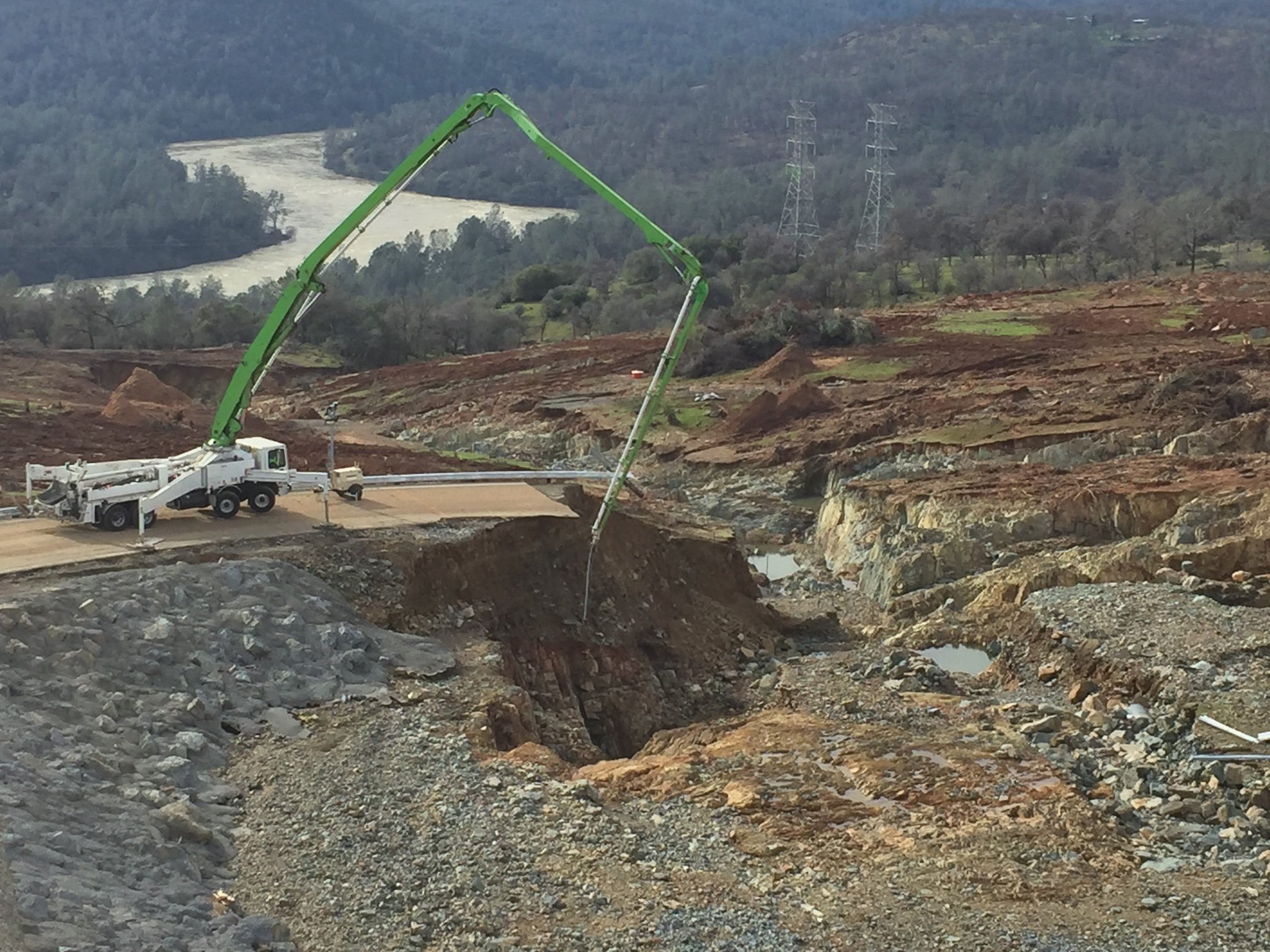 C4lZm_fUcAEqT94?format=jpg&name=large