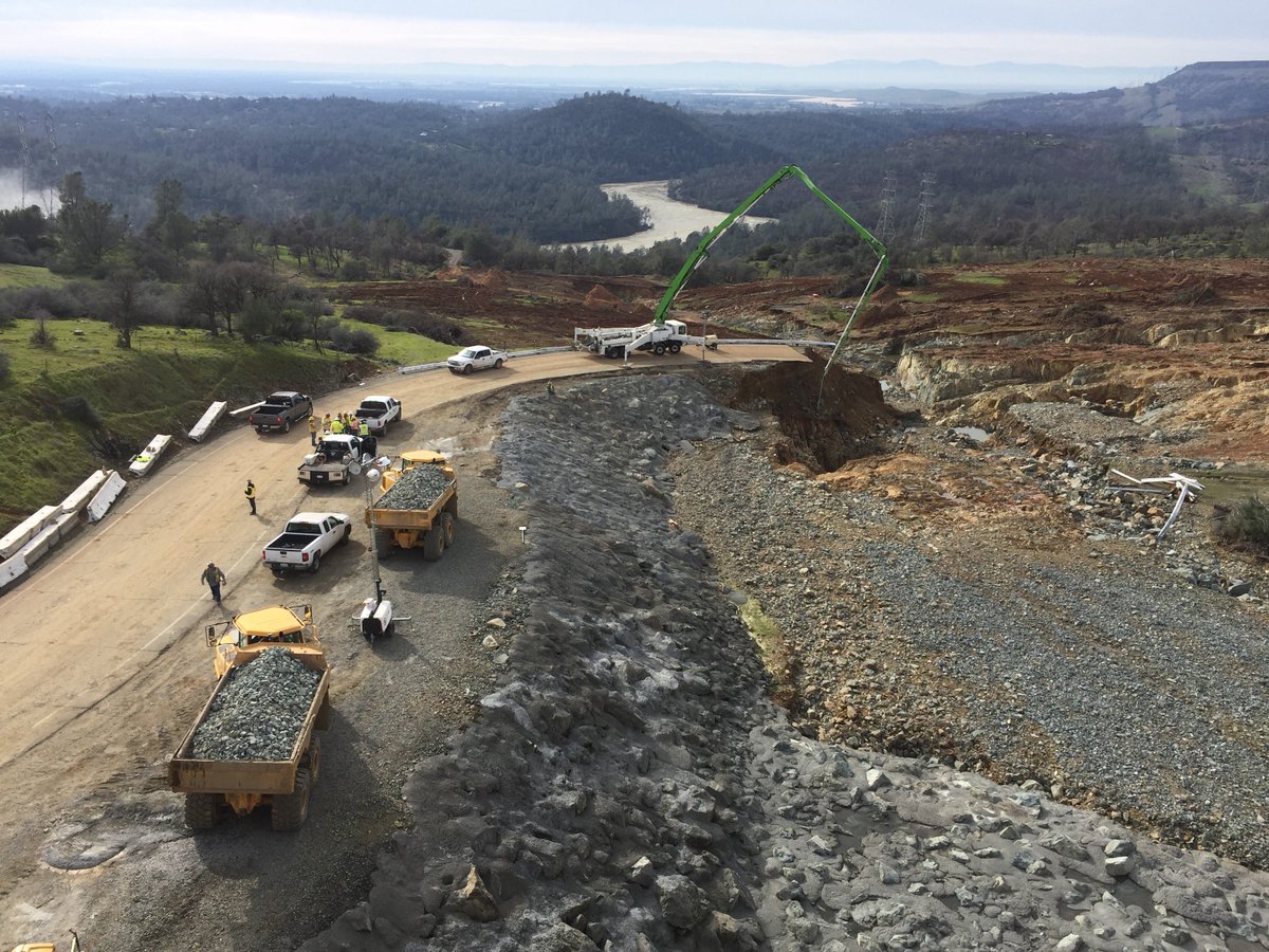 FileOroville Dam emergency spillway concreting 1.jpg Wikimedia Commons