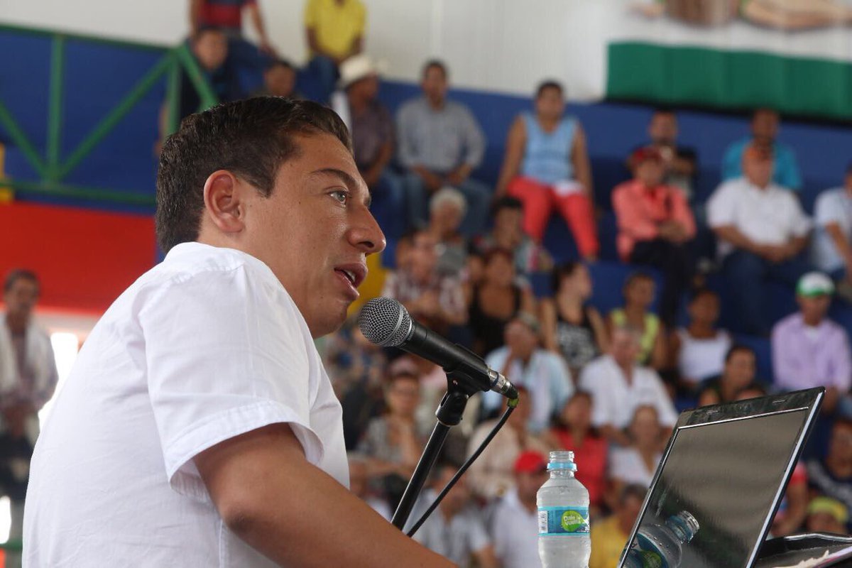 EquipoAmaya's tweet photo. Gobernador @CarlosAmayaR inicia la gira #CreemosEnBoyacá, tierra de paz y libertad. Detalles aquí > https://t.co/27Szrnn90V. https://t.co/hDeyukt8Ga