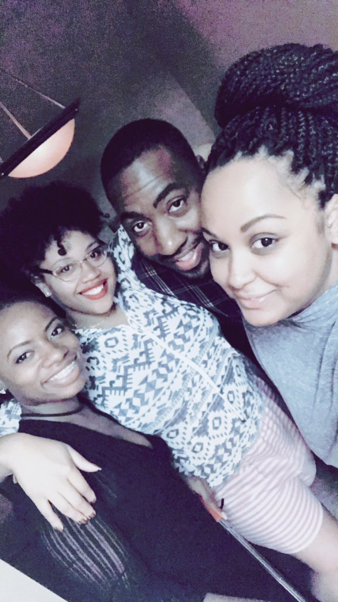 fARRINHEIT_'s tweet image. One thing I&apos;m grateful for is fusion of my friends. Those that remain true become family. #InMyPJs ✊🏽
@meekahME @Dr_Curbeam @___KissMyASH