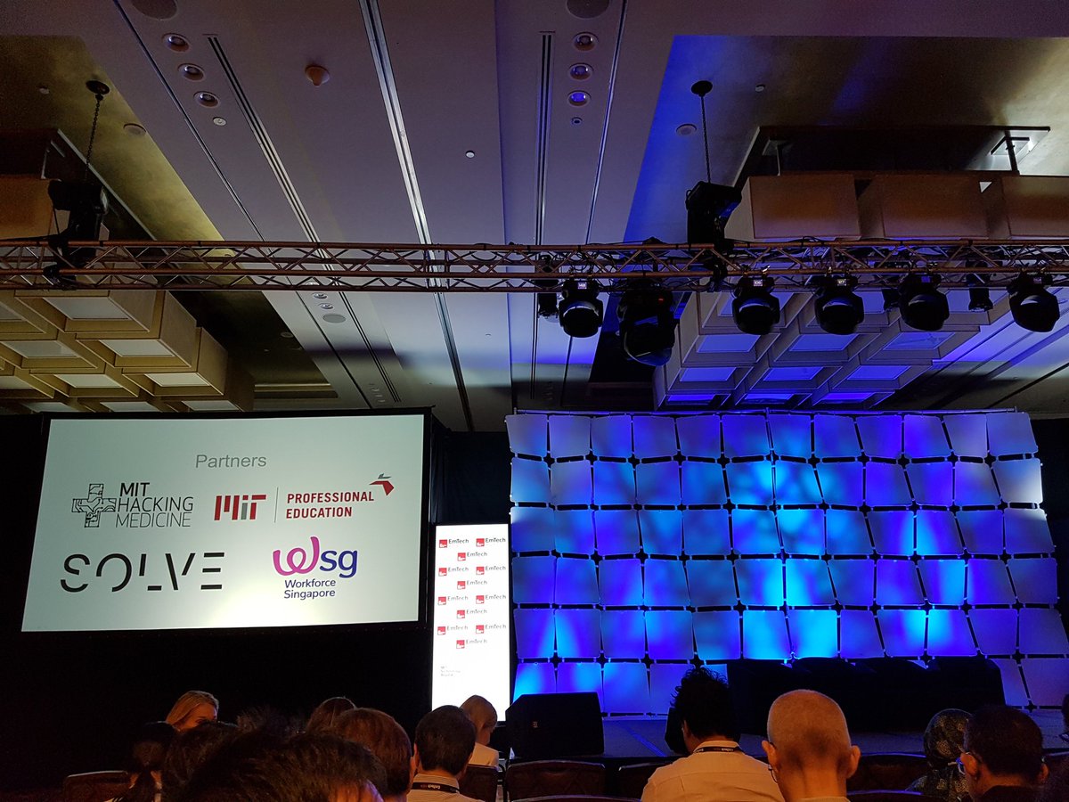 cloudventurous's tweet photo. My 2nd year attending #emtechasia @techreview @MIT @marinabaysands https://t.co/xkUT1EQc64