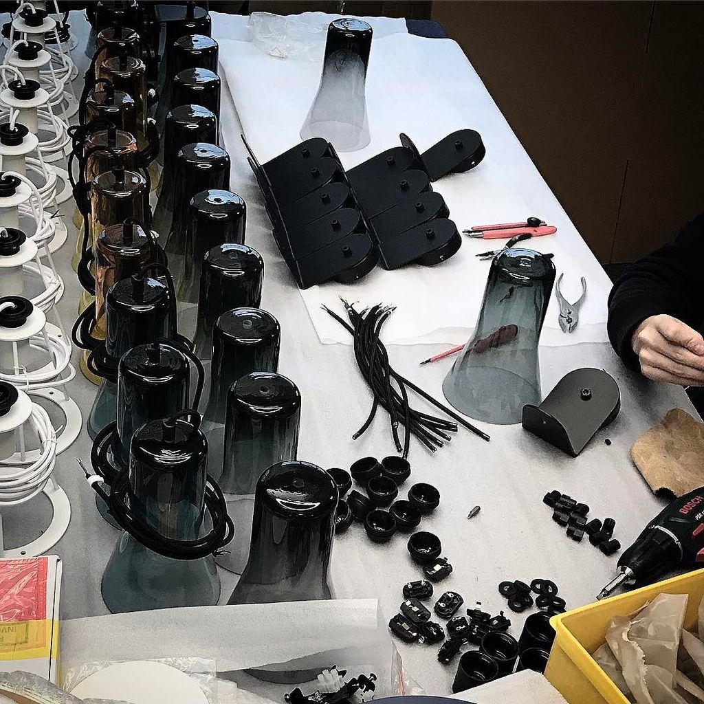 RossGardam's tweet photo. Busy workshop vibes today. #madeinmelbourne #lightingdesign #customlightingdesign #customl… https://t.co/83VglTm3ua https://t.co/UlXgNcDnvg