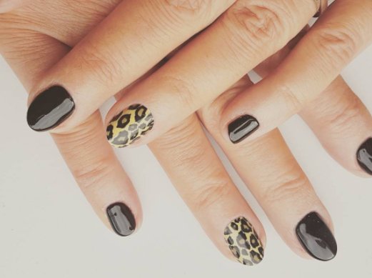 MinxNailsInc's tweet image. This mani is perfect if you're born to be wild!!🐯  SHOP: ow.ly/BdZp308XS5t   📷 : The Beauty Rooms Spa  #minx #prettymani #minxbabes