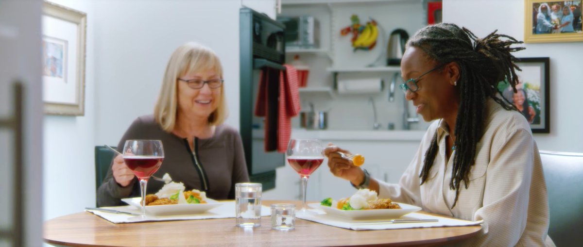 HuffPostKorea's tweet image. "노년의 동성커플들에게 찬사를 바치는 뭔가를 만들고 싶었다." 진짜 커플들을 출연시킨 이 뮤직비디오는 모든 세대의 LGBT 사랑을 찬양한다 huff.to/2l9tRsB