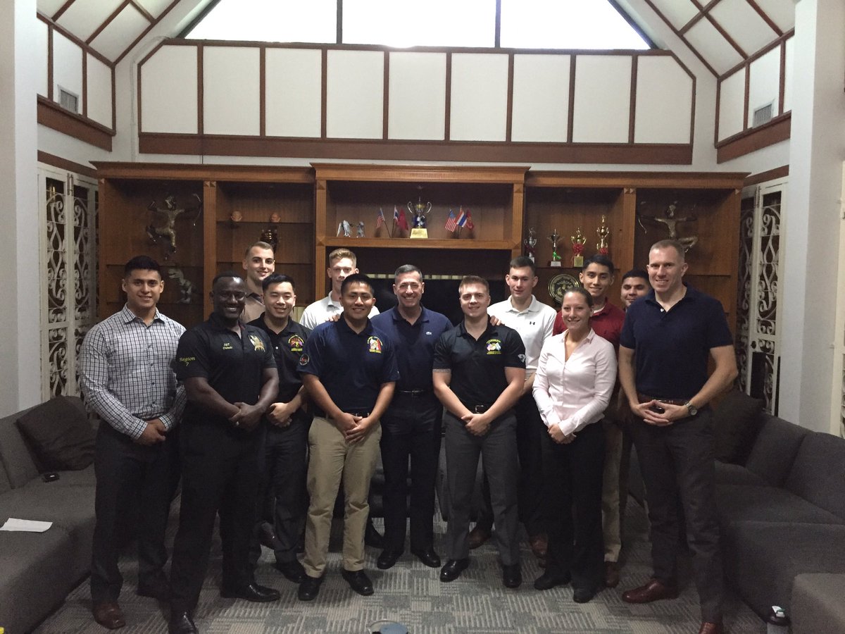 PACOMSEL's tweet photo. Day 1 in Bangkok was professionally rewarding. Had the chance to meet MSGs and Marine SELs @ExerciseCG @PacificMarines @FacesofPACOM https://t.co/0V1AtQNo80