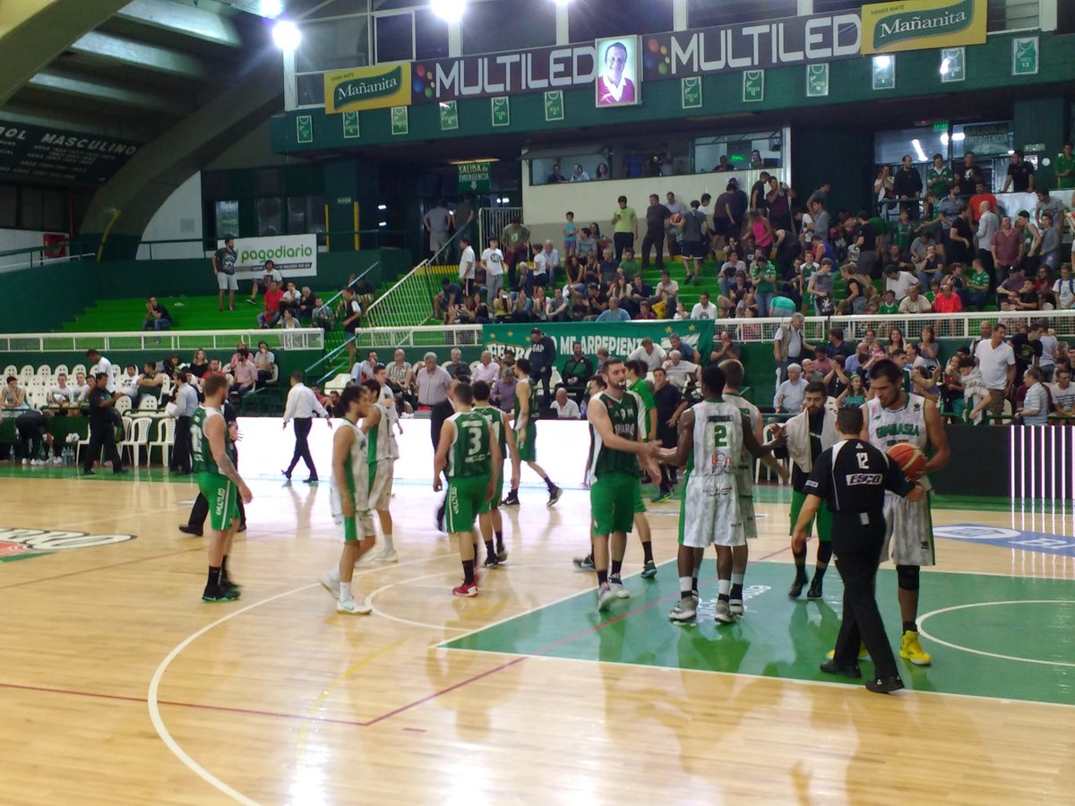 #Básquet ¡Finaaal en el Héctor Etchart! #Ferro superó 99-81 a <a href="/GyECR/">Gimnasia Comodoro</a> por la <a href="/LigaNacional/">La Liga</a>.