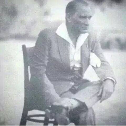 KİM VAR BU DÜNYADA
ÖLÜMÜNE KARŞILIKSIZ
❤️🇹🇷❤️SEVİLEN ATAMIZ❤️🇹🇷❤️