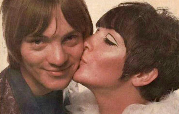 Perfect #Valentines gift for your #Mod loved one, tickets for <a href="/AONthemusical/">All Or Nothing: The Experience 🇬🇧</a> ❤ allornothingthemusical.com/tickets.html #SmallFaces