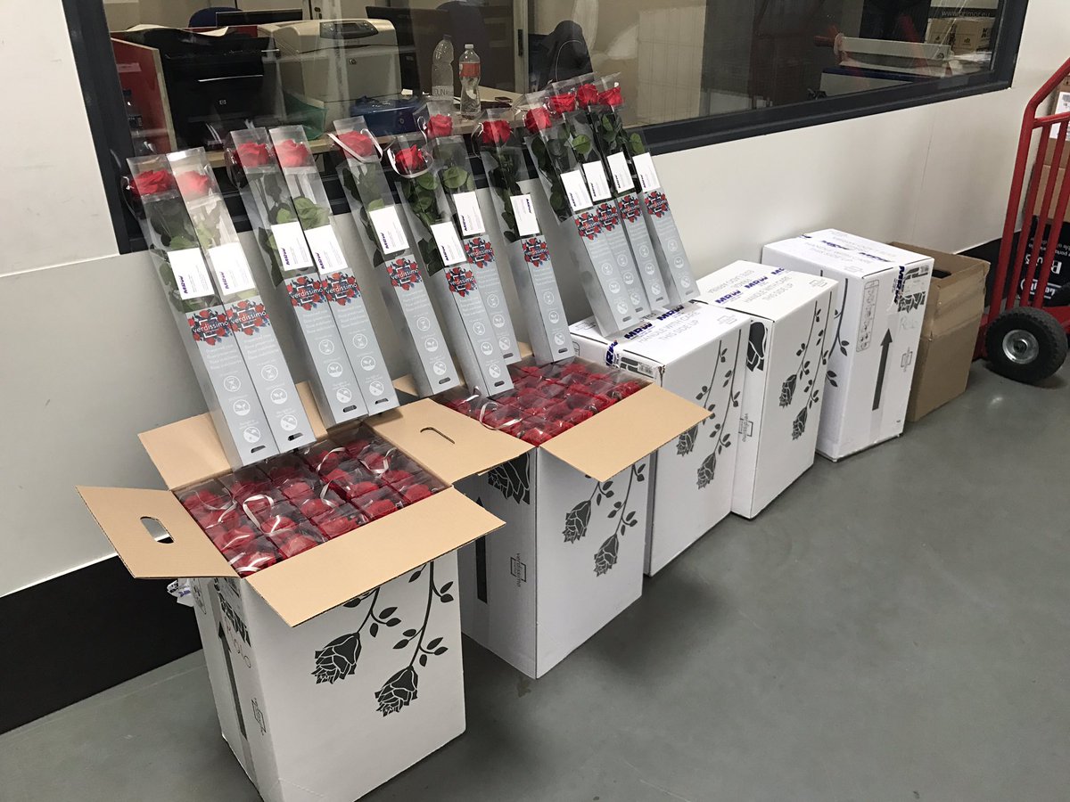 MRWCOSLADA's tweet photo. Tic tac tic tac .... Hoy se repartiran rosas para nuestros clientes. Feliz dia de los enamorados!! ❤️❤️❤️ @mrw_es https://t.co/4kWKEtB265