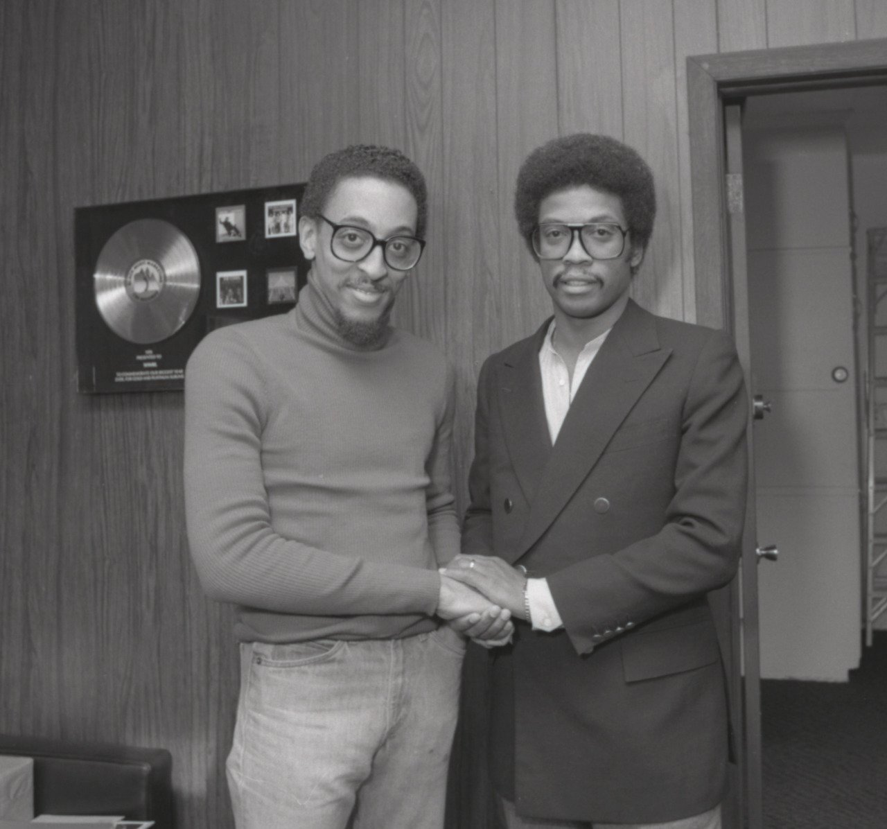 Happy birthday, Gregory Hines (February 14, 1946 - August 9, 2003).

Here with Herbie Hancock in 1979. 