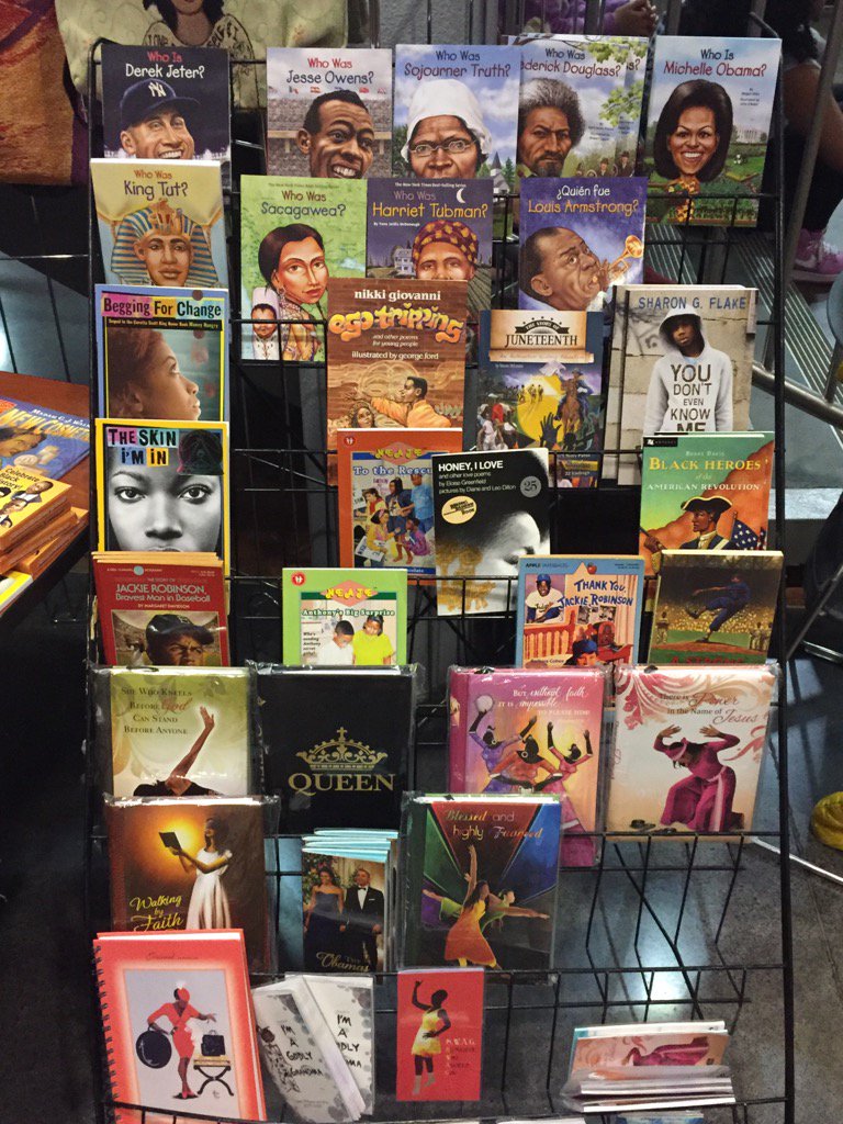 kisaforhighline's tweet image. Table of books reflecting our kiddos. #NAAPID