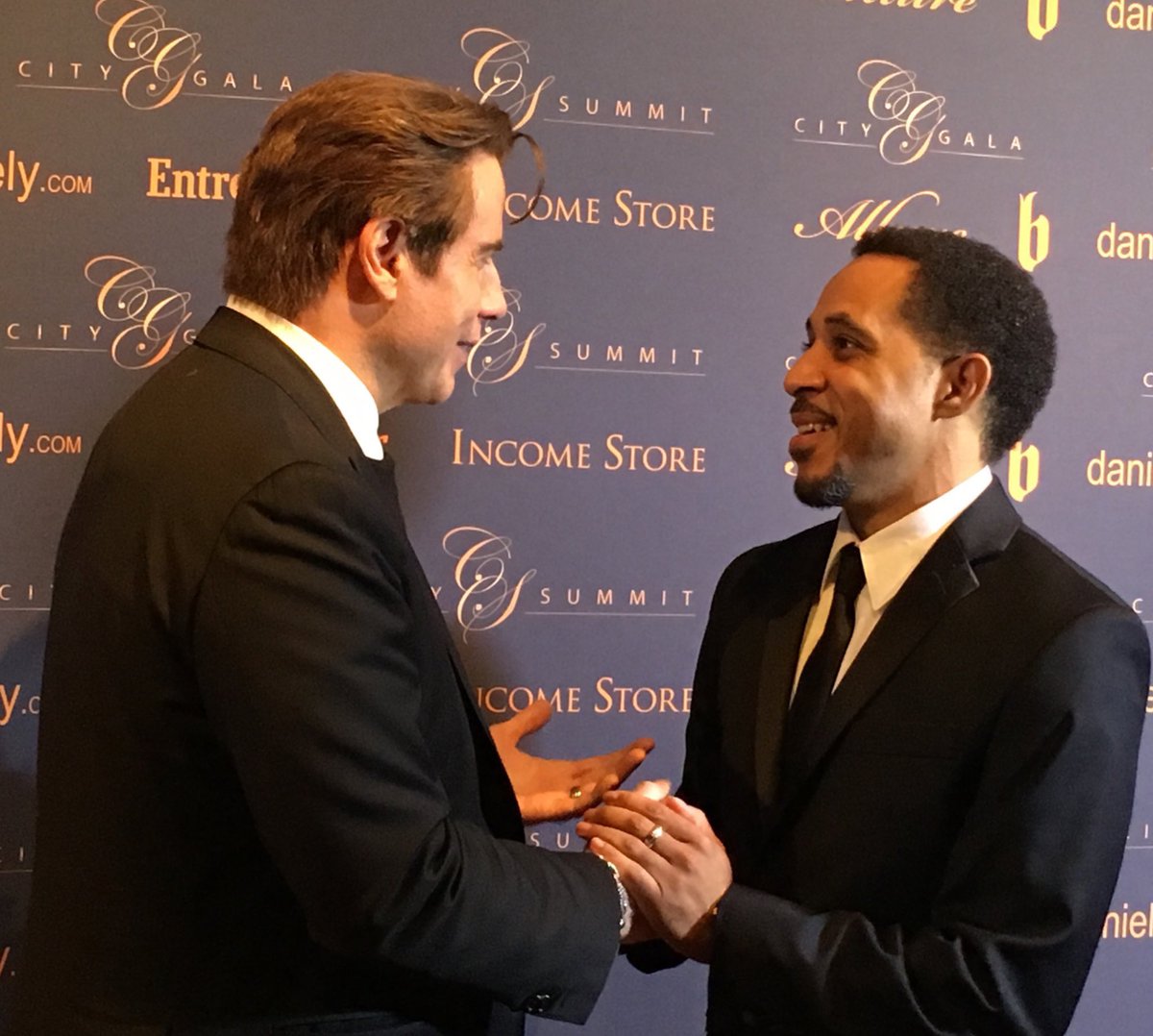 DaleGodboldo's tweet photo. THIS guy! #JohnTravolta brought down the house last night at @city_gala. Thx 4 supporting my @IAPFoundation1 as guest speaker 🙏🏾 #CityGala https://t.co/X5sff9ZvNB