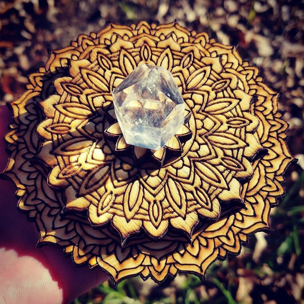 JulianasGems's tweet photo. Bring 💎crystals💎 out to play in fashion with a Lazer Cut Mandala Altar!🌞
Check out the sto… https://t.co/2oQQIwPJBL https://t.co/6n3Qnnfrff