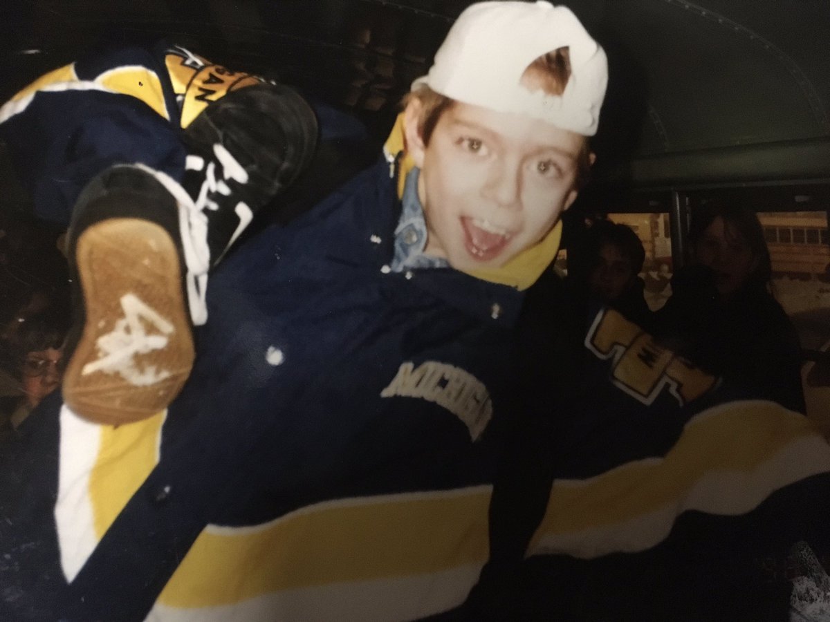 Pashko24's tweet photo. @UMichFootball Since Day 1 !! Throwback Starter Jacket #JordanHat #Vans https://t.co/WHOHgw7mn5