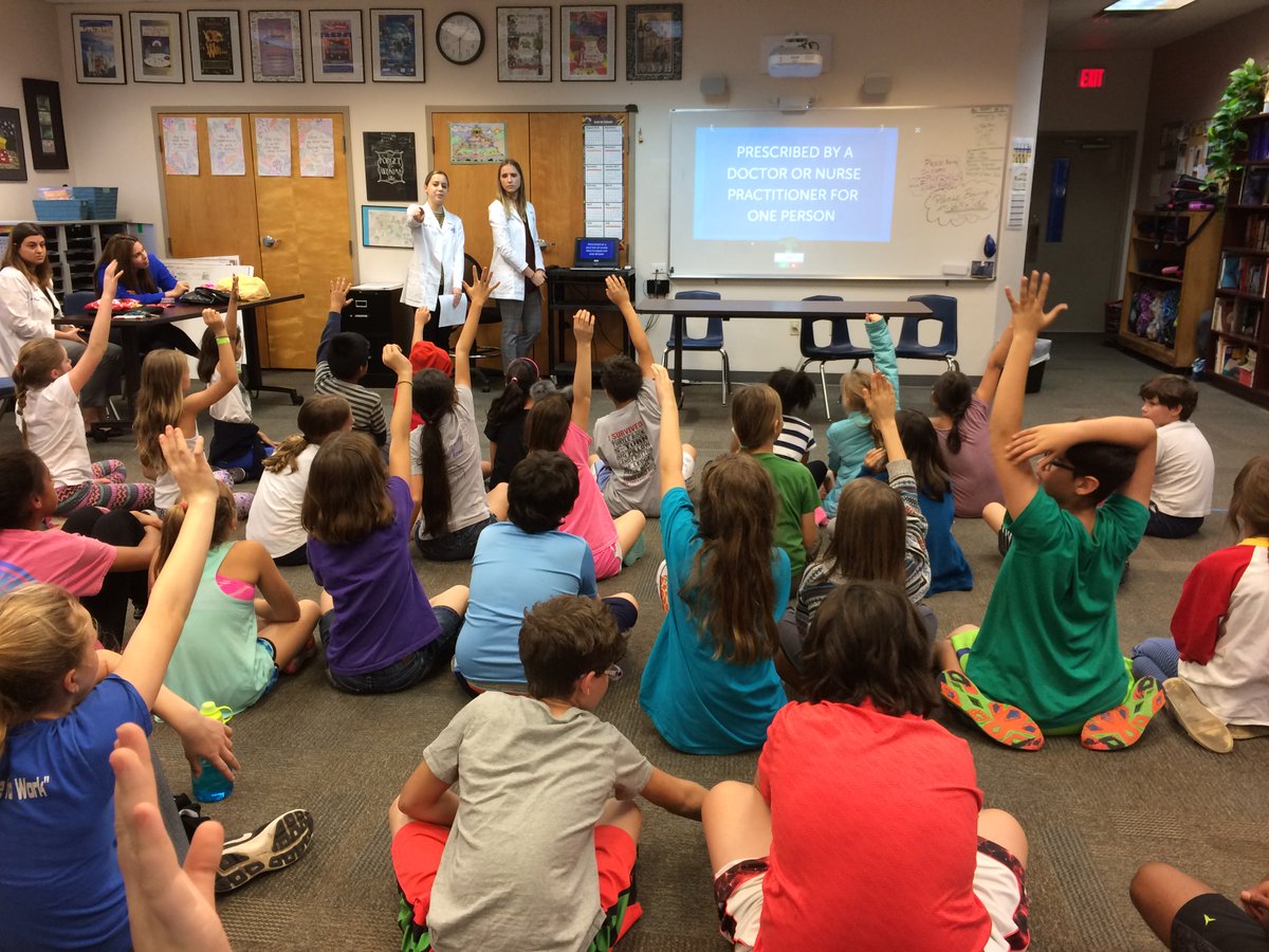 UFAPhAASP's tweet photo. With #GenRx and OTC #MedSafety, @UFPharmacy Students from Gainesville educated over 60 4th-8th graders on 💊 Safety! #TogetherWeCan #APhAASP https://t.co/ja01QrbvnE