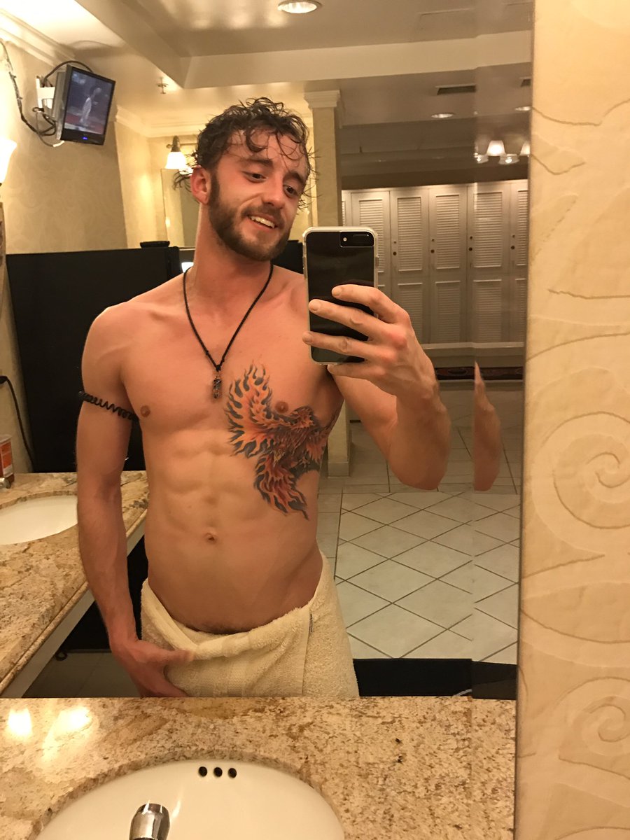 DevanBryce's tweet image. I have came a long way, many more milestones along the way to obtain. 2015 to 2017🚨