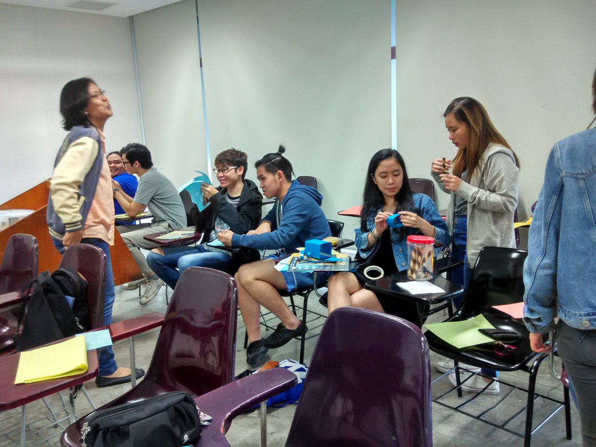 jangsabYoo's tweet image. 1/3 Facilitated an HCD workshop for the first time. I was worried that the class will be indifferent but they #mscodes #HCD #designthinking