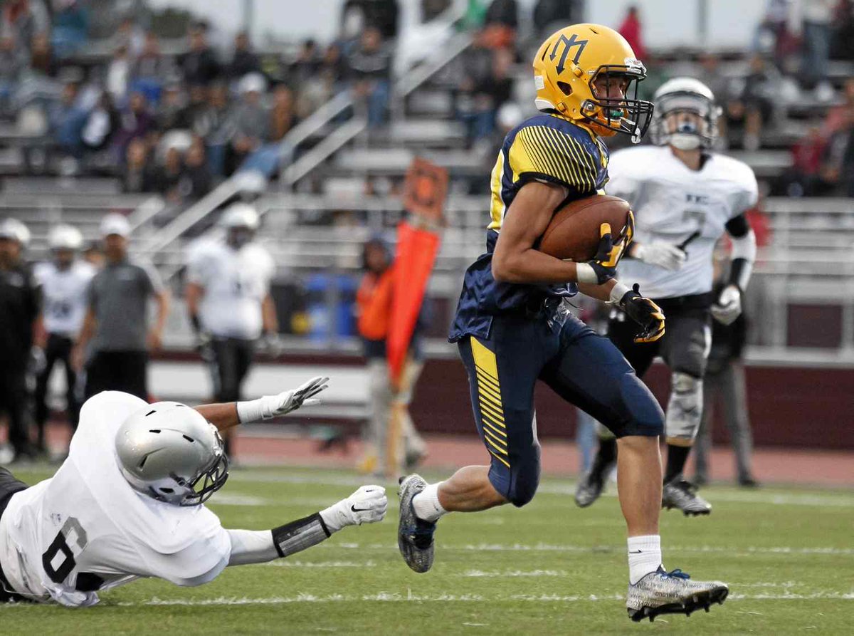 MontereyHerald's tweet image. Marina High School teacher uses CPR to save student's life montereyherald.com/health/2017021…